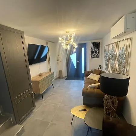 Le Duplex Balneo Maison Climatisee Saint-Martin-du-Tertre (Yonne)