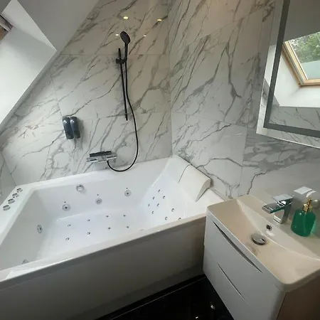 Le Duplex Balneo Maison Climatisee Holiday home Saint-Martin-du-Tertre